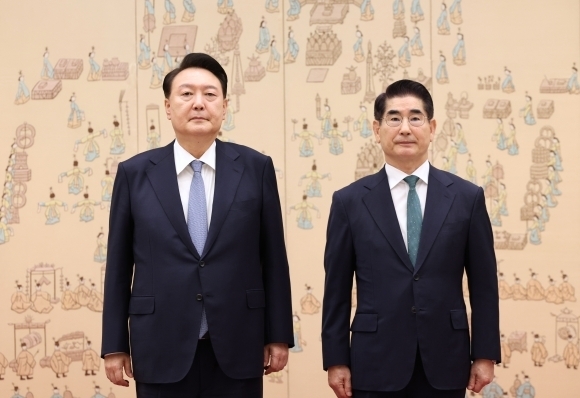 <b>김용현</b>이 아니라 윤석열 대통령을 겨냥한 것이다. #<b>한동훈</b>사단... 