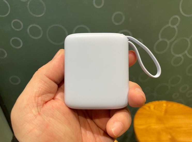 작고 가볍지만 10000mAh 대용량 이어맥 미니 보조배터리 솔직 사용후기 작고 가볍지만 10000mAh 대용량 이어맥 미니 보조배터리 솔직 사용후기