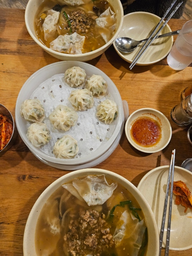  서울 여행 명동맛집 [명동교자] 닭칼국수와 교자 그리고..김치 