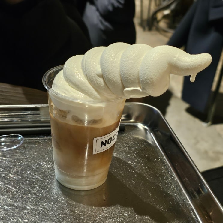  녹턴 커피 로스터스, 부평 문화의거리 평리단길 카페 |  분위기 조녜