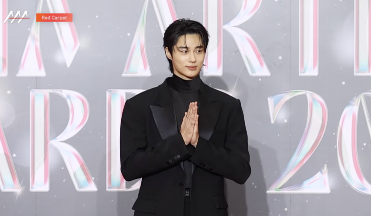 <b>변우석</b> 눈부신 활약, 김수현 <b>대세 입증</b>! 방콕을 뜨겁게... 