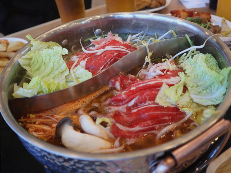  다양한 육수로 나만의 샤브샤브를 즐길 수 있는 순천의 맛집, 샤브올데이 순천조례점
