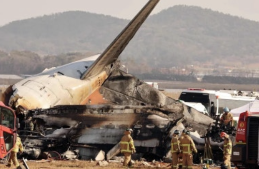 무안공항 <b>제주항공</b> 여객기... 공개 , 버드스트라이크 <b>기장</b> 승무원?