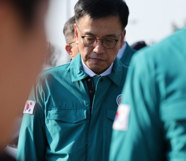 <b>최상목</b> 대통령 <b>권한대행</b> "1월... 시도에 <b>합동분향소</b> 설치"