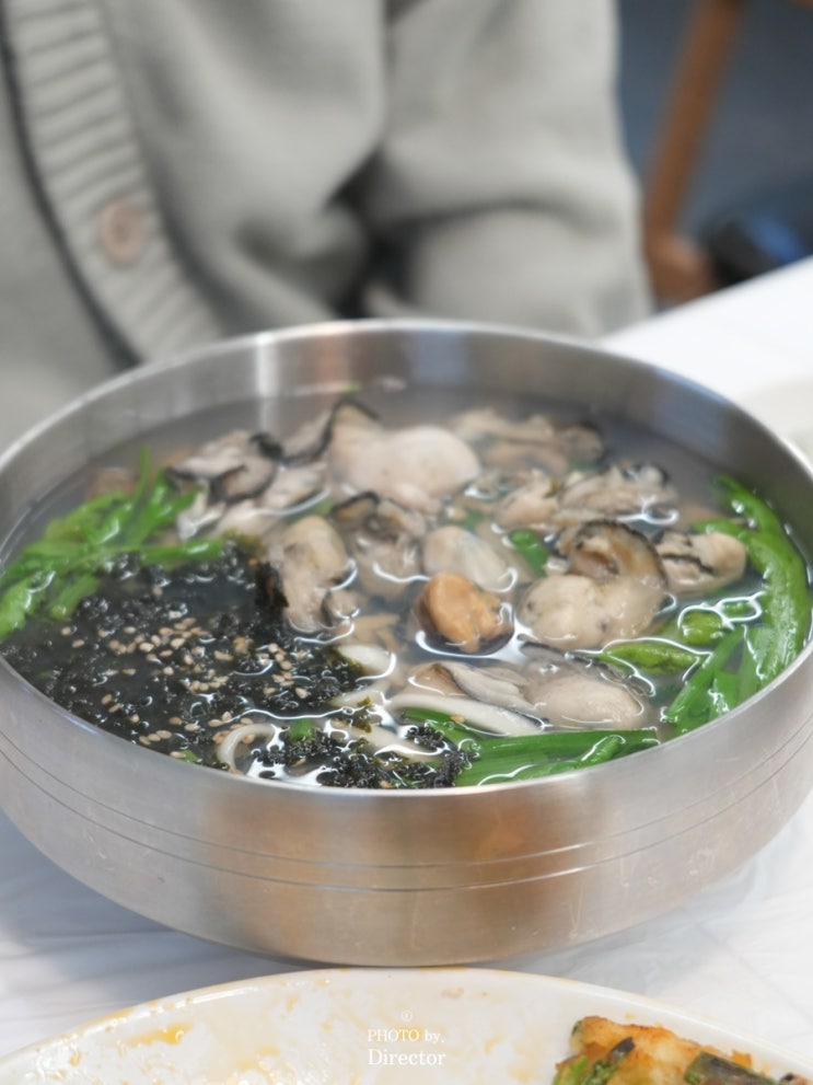  점심 뭐 먹지? 공덕역 맛집 마포칼국수에서 해결!