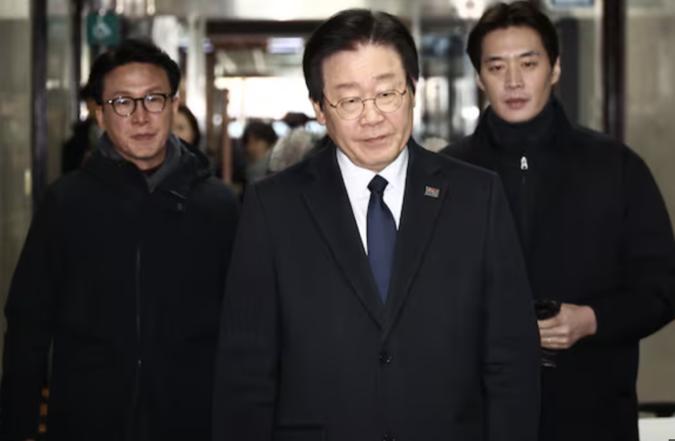 [제주항공 무안참사] <b>이재명</b> 무안行… 대책위 꾸리고 <b>유가족</b> 지원