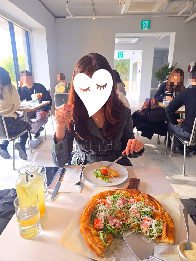  기념일 삼청동 데이트! 청와대 경복궁 맛집 - PKM가든 레스토랑&카페