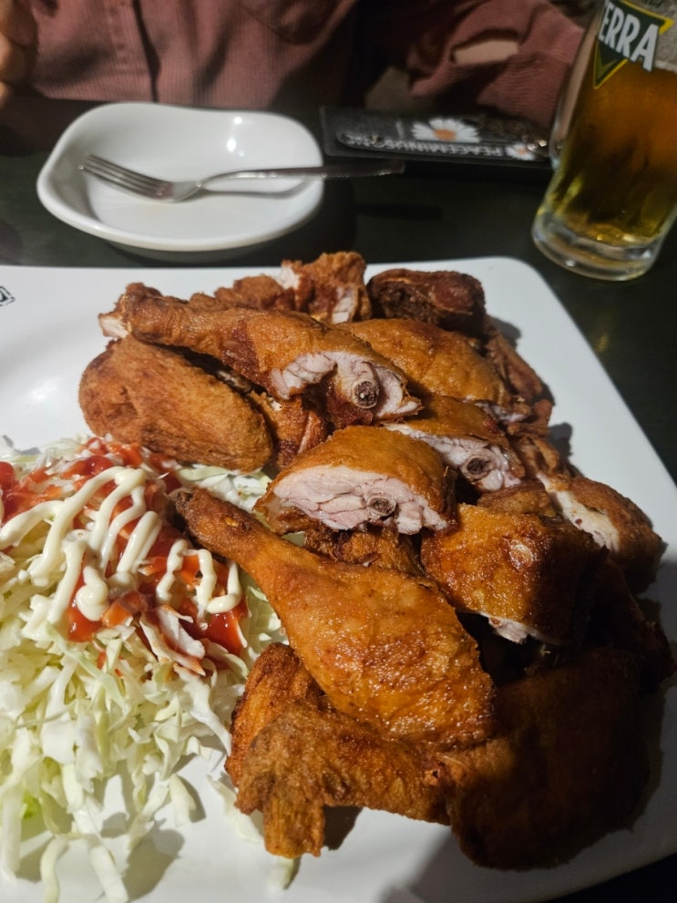  서울 여행 명동맛집 [둘둘치킨] 후라이드치킨과 가마솥치킨과의 그사이 어디쯤 치킨