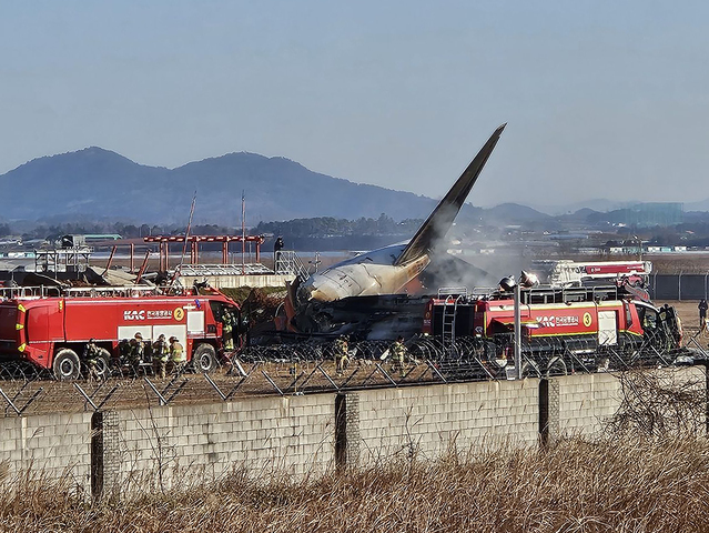 <b>무안공항</b> 여객기 추락<b>사고</b>... 대통령 대행의 대행'이 <b>사고 수습</b>