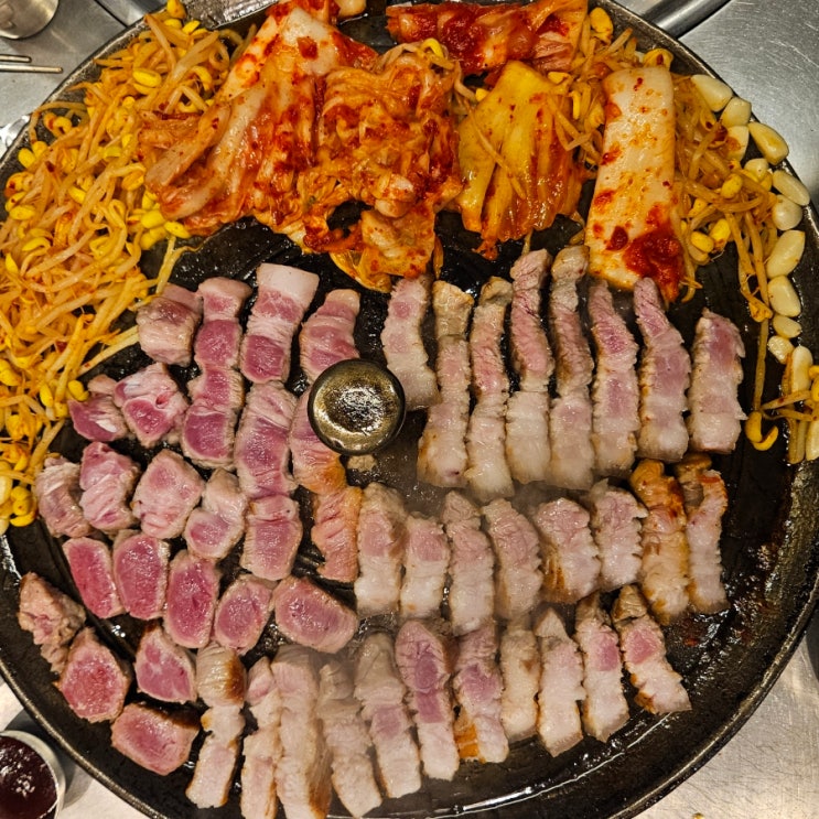  부산 반여동 고기집 솥뚜껑으로 고기 구워주는 목구멍 반여점