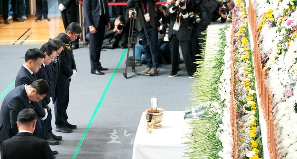 제주항공 여객기 사고 희생자 애도와 추모 위해 정부합통분향소와 전남도 합동분향소 운영..1월 4일까지 애도기간 지정
