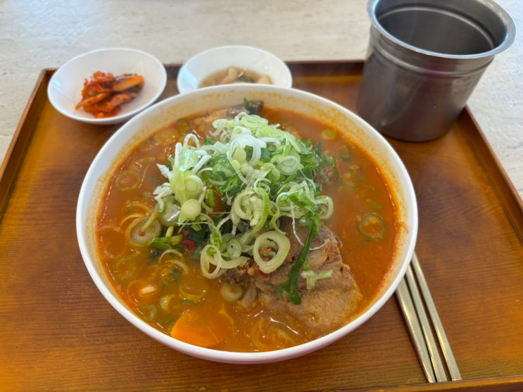  협재해변 깔끔한 고기 폭탄 국밥과 국수가 맛있는 든든한 아침식사 맛집 강식당