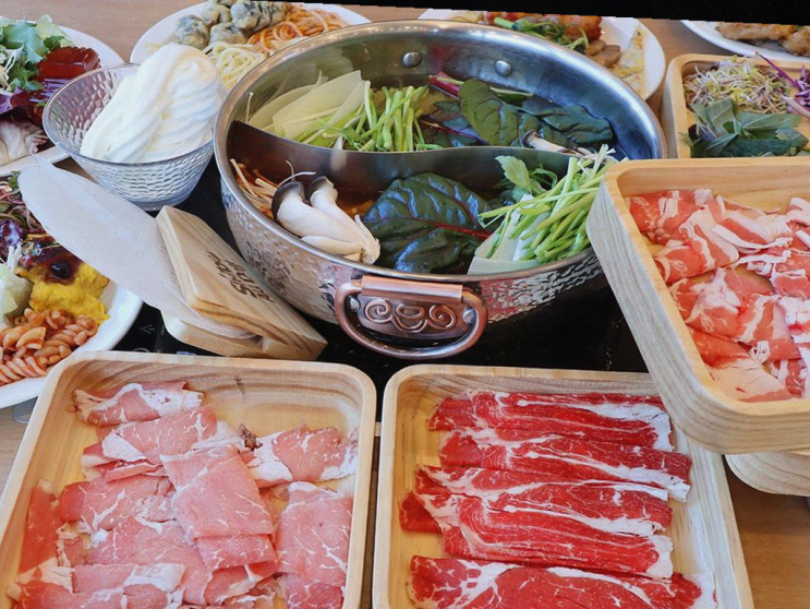  회식에 최적인 순천의 만능 맛집, 샤브올데이의 여유로운 분위기