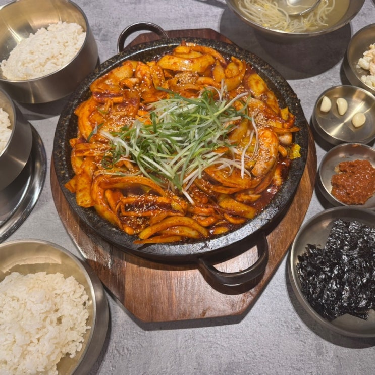  수원 KT위즈파크 운동장 맛집  돌판