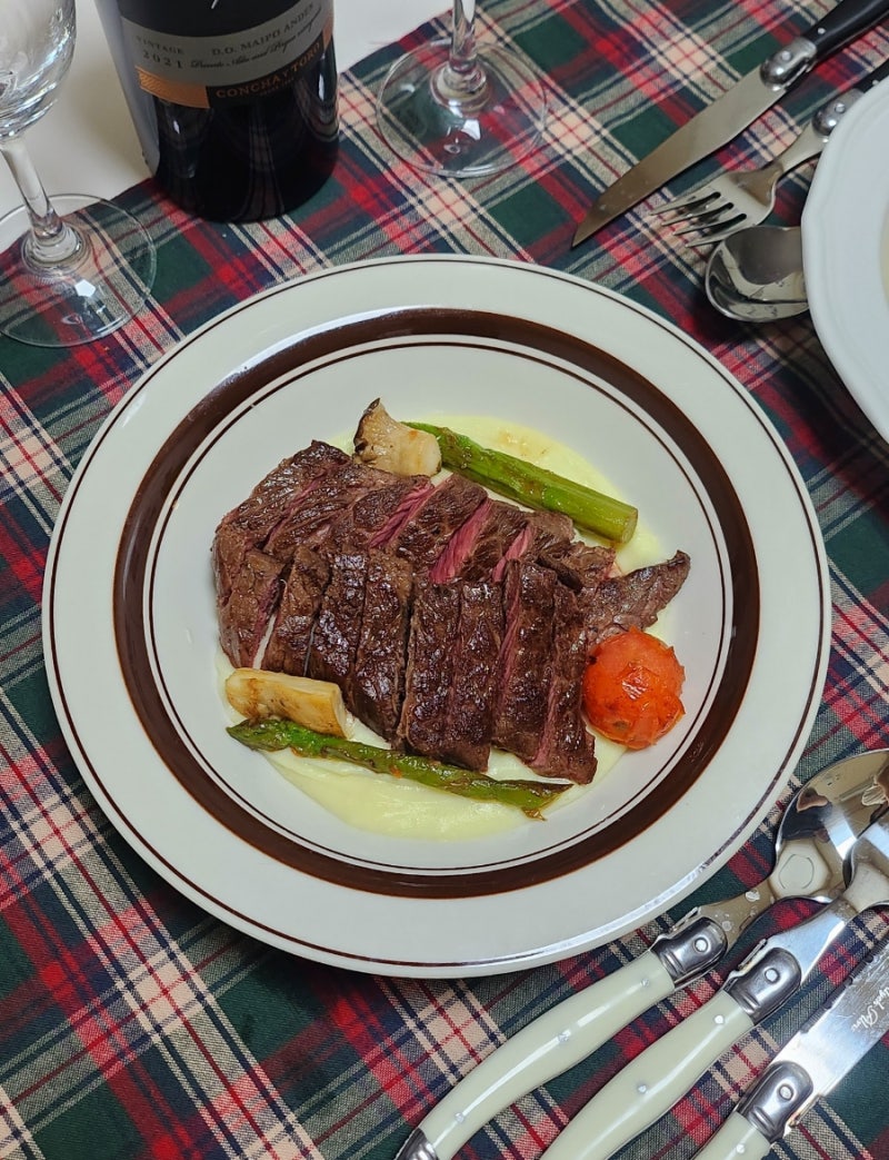 스테이크 미디움 굽기 두꺼운 살치살 맛있게 굽는법 버터 굽기 시간 감자퓨레 만들기