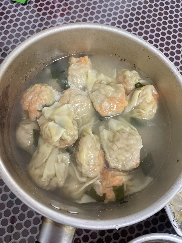  오늘 점심은 윈툰 <훈툰> 오늘은 새로운 맛?