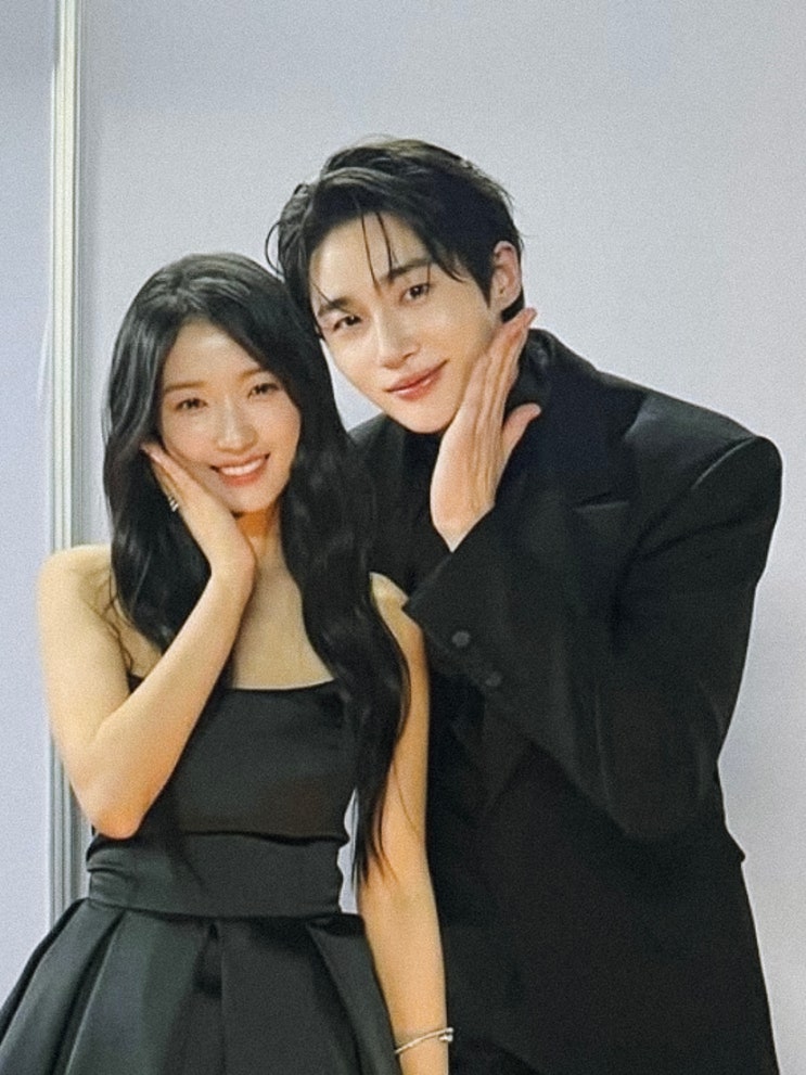  공항 & 레드카펫 김혜윤 변우석 커플룩 재회