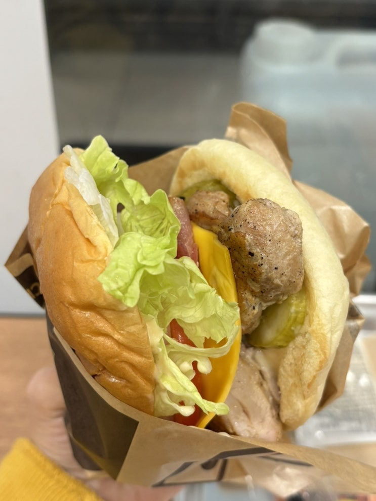  용산역 칼로리를 30% 줄인 다이어트 수제버거 맛집, 칙바이칙 신용산점
