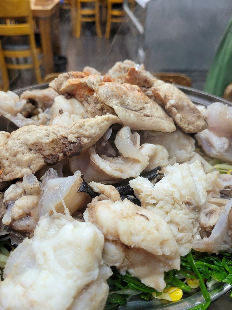  인천 동암역 현지인만 몰래가는 생물 아구(아귀간)수육 맛집 | 동암도깨비