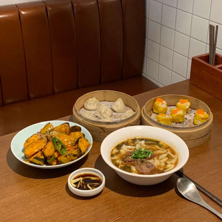  서울 혜화역 맛집 대학로 데이트 코스로 좋은 청화원 우육면 딤섬 리뷰