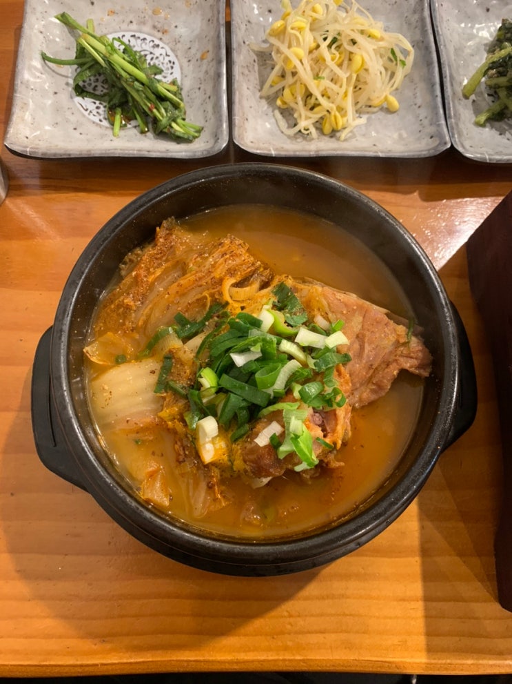  제주 칠성로 흑돼지 거리 맛집 공항 근처 한식 맛집, 아름다운 동행마실 – 솥밥과 누룽지까지 완벽