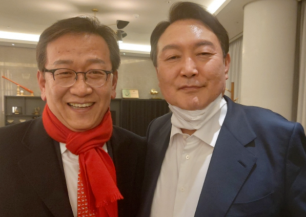 윤석열·<b>김건희</b> 부부의 재산... 법적 위기 속 <b>변호인단 구성</b>의 난관