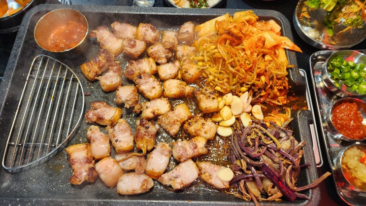  신사역 회식 장소로 많이 찾는 고기집 유희돈