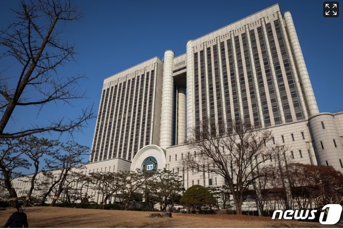 갑상샘 수술 '과잉진료' 소송 건 보험사 패소…法 "단정 어려워" 갑상샘 수술 '과잉진료' 소송 건 보험사 패소…法 "단정 어려워"