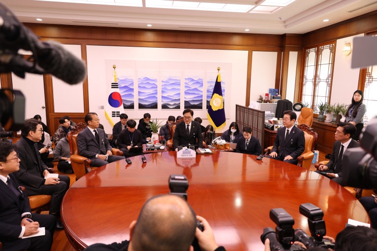 <b>우원식 국회의장</b>-이재명 당<b>대표</b>-권영세 비대위원장 <b>회동</b>_241231