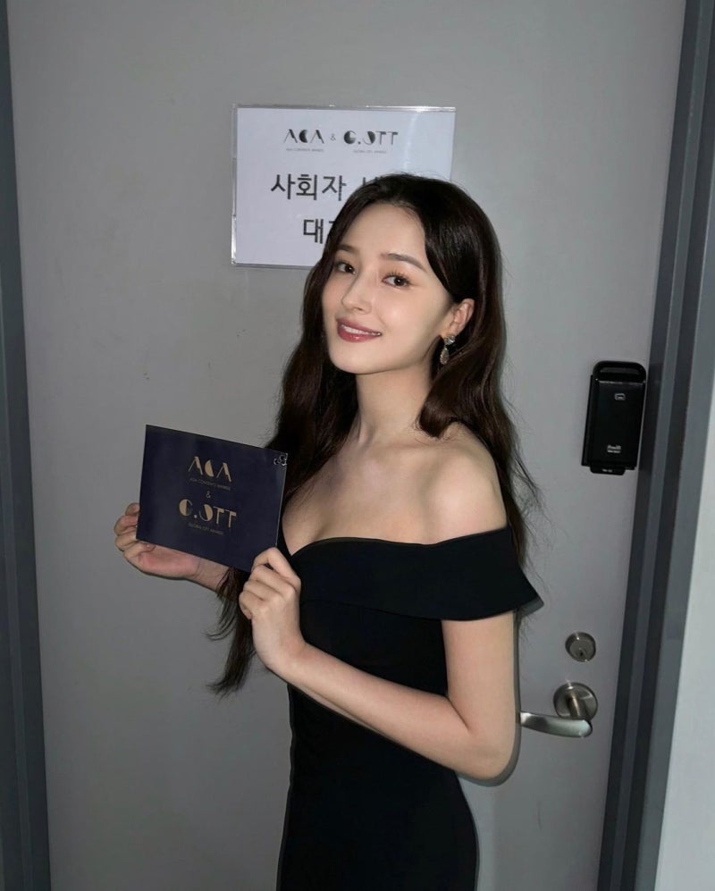 모모랜드 낸시 gif 레전드 직캠 비키니 수영복 청바지 몸매 근황 소속사 나무위키 인스타 : 네이버 블로그