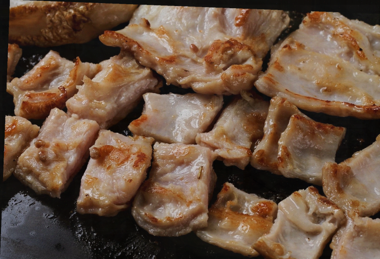  푸짐한 고기와 쾌적한 분위기, 방촌동 맛집 배꼽숙성삼겹살과막창