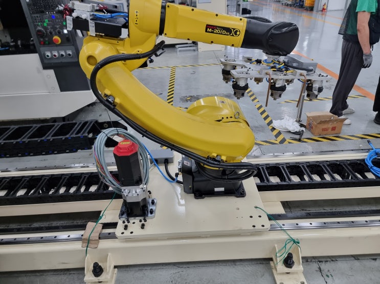  로봇 캐리지 제작 FANUC M-10iD 시화공단