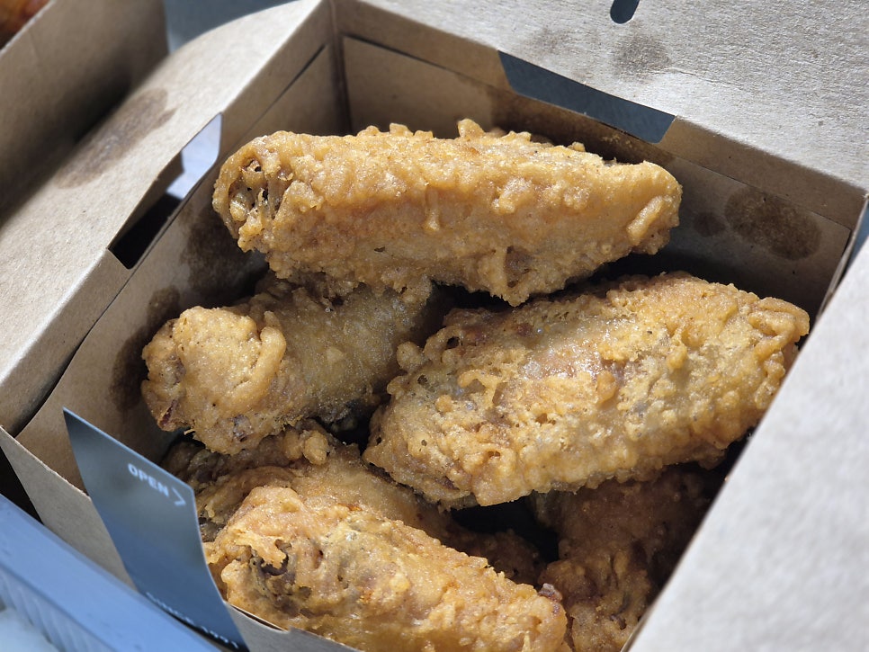 교촌치킨 중산점 사진 6