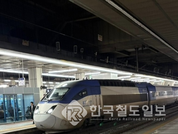  KTX, 21년간 11억4000만 싣고 지구 1만7000바퀴 돌았다... [한국철도일보]