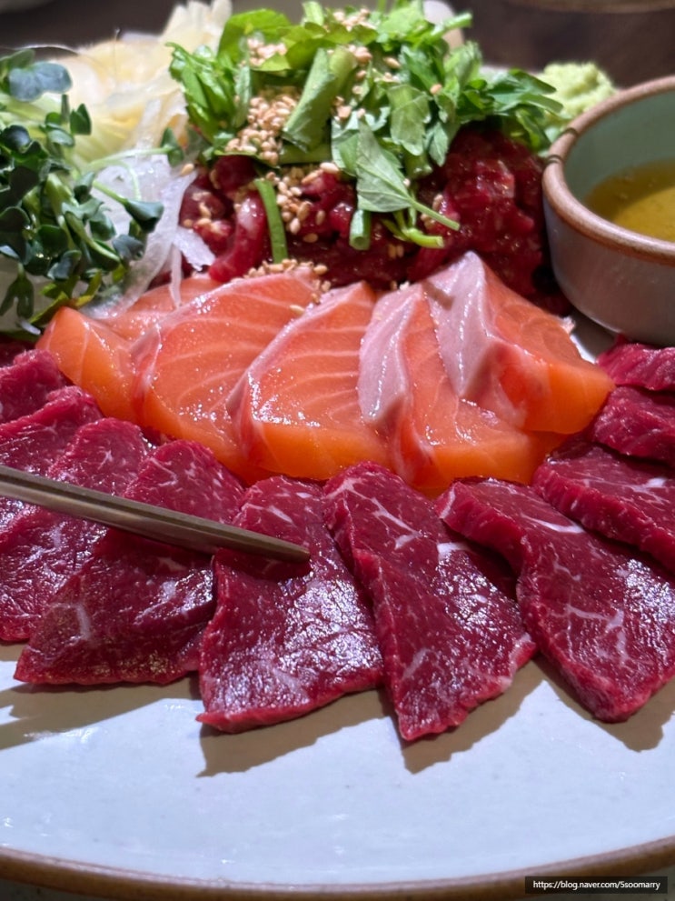 논현동 한식 맛집 구월의 소철 육사시미 치킨 강남 회식