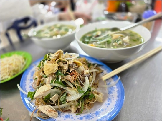  호치민 닭쌀국수 맛집 추천! 현지인이 줄 서는 포미엔가끼동 탐방기