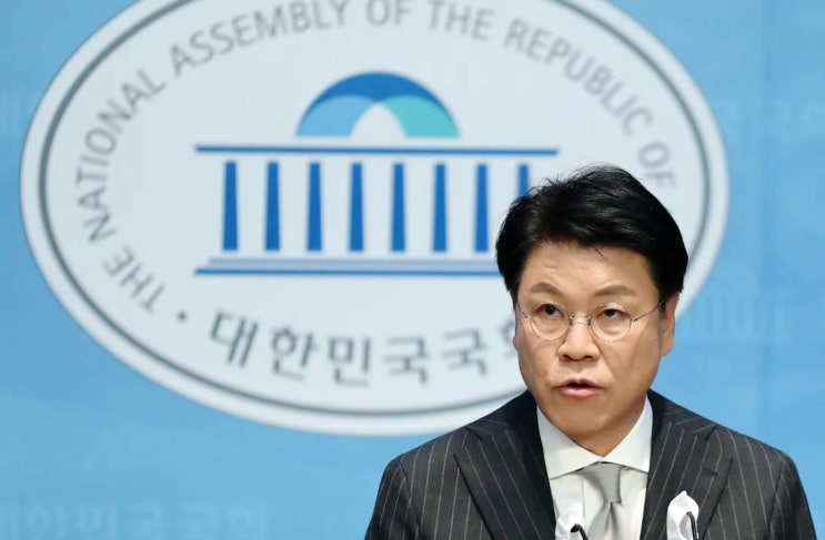  속보) 장제원 전 의원, 자택에서 유서 남긴채 숨져... 경찰 수사중