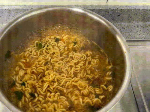  오랜만에 라면 끓여 먹었어요
