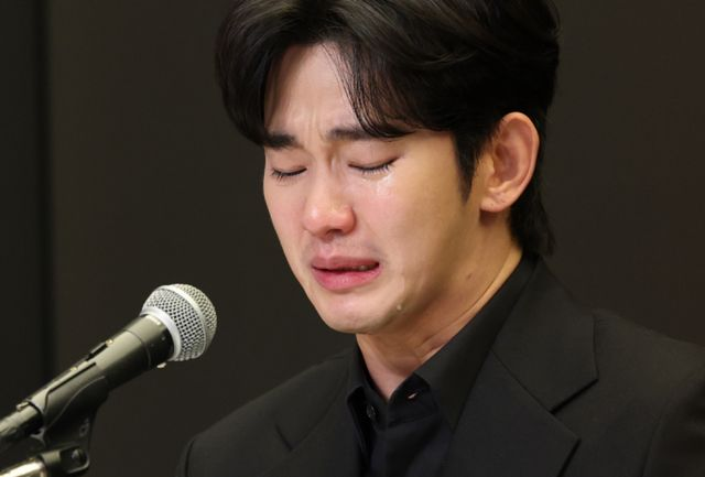  김수현 측, '카톡 분석' 치명적 실수?… "2018·2025년 동일인 작성"