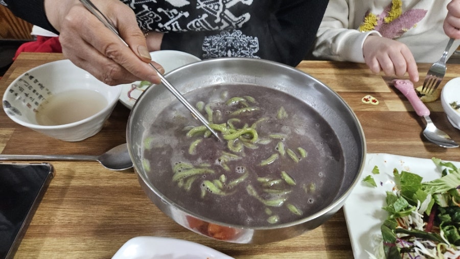 논두렁 보리밥앤팥칼국수 사진 3