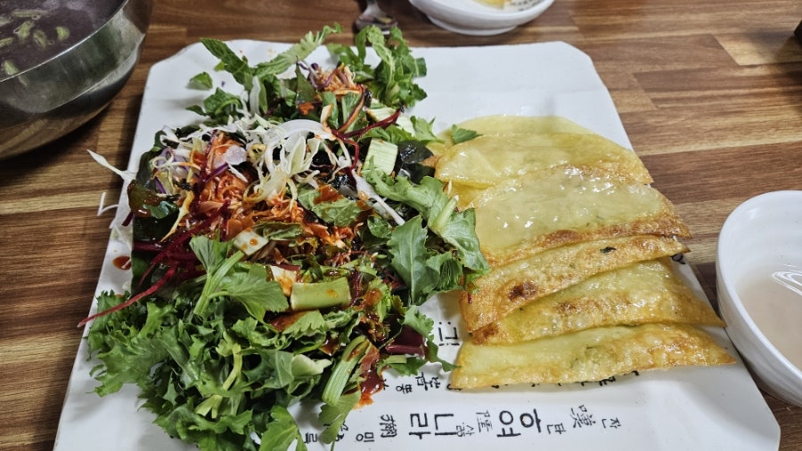 논두렁 보리밥앤팥칼국수 사진 2