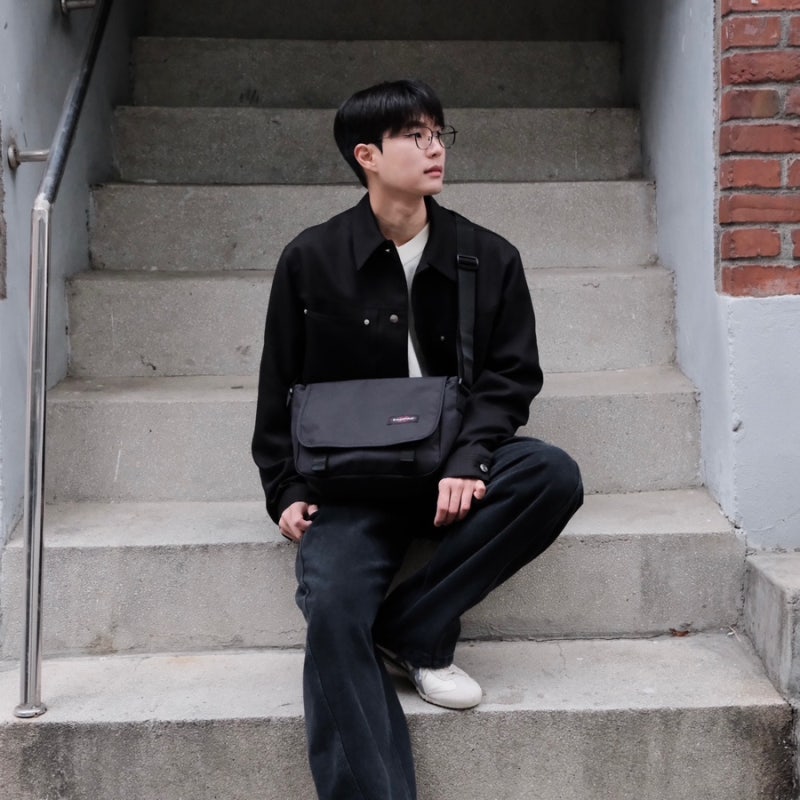 근본 백팩 브랜드 이스트팩 EASTPAK 대학생 인기 메신저백 가방 추천