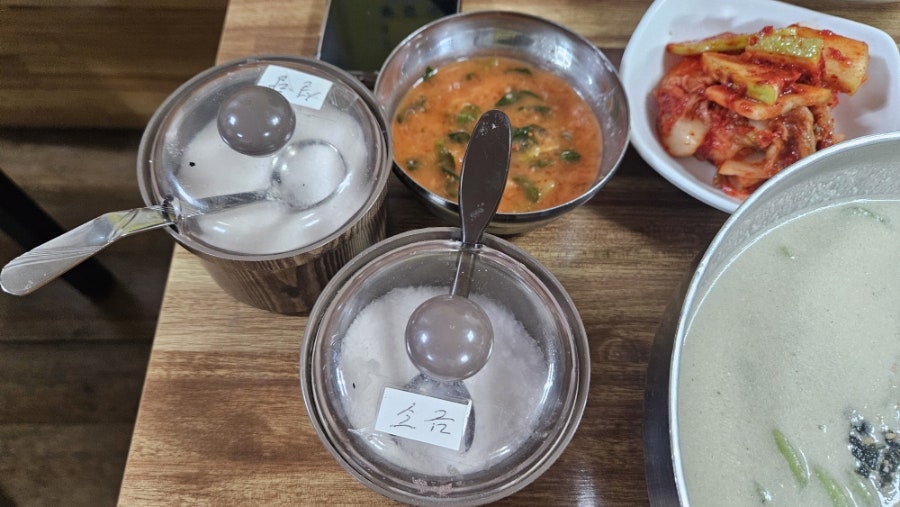 논두렁 보리밥앤팥칼국수 사진 6