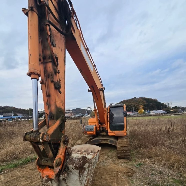 두산 DX220LC 2011년식 4200만원 판매합니다. 두산 DX220LC 2011년식 4200만원 판매합니다.