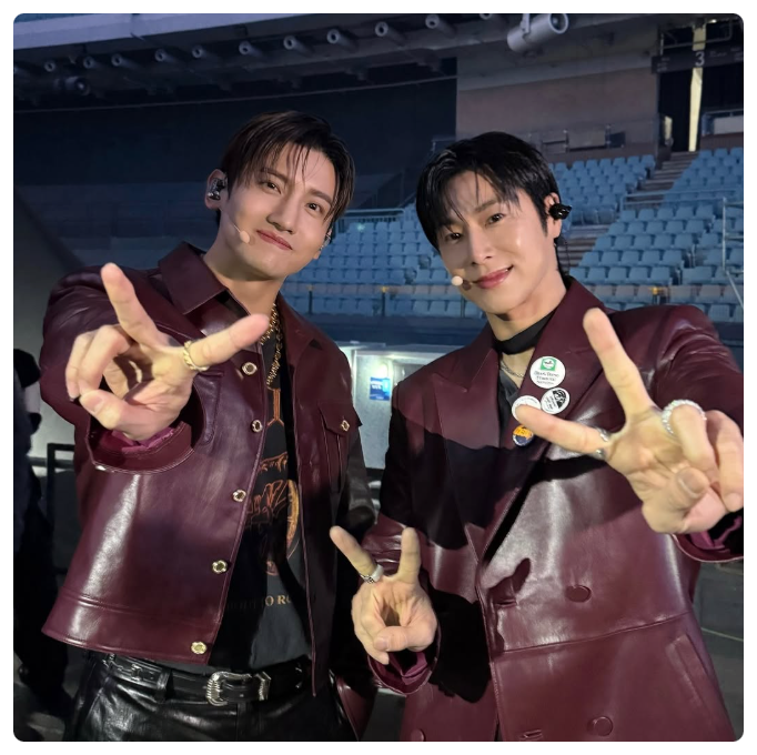 <b>동방신기</b> 유노윤호 최강창민 소속사 <b>SM</b>엔터 <b>재계약</b> 체결