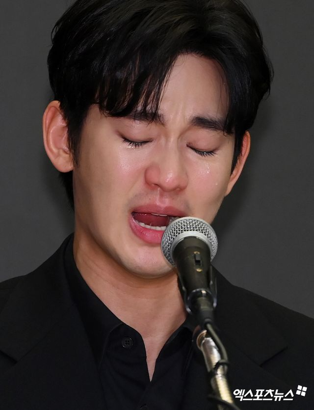 아는 변호사 "김수현, 성인 되자마자 기다렸다는 듯이 연애? 이해 안 가"→카톡 분석도 지적