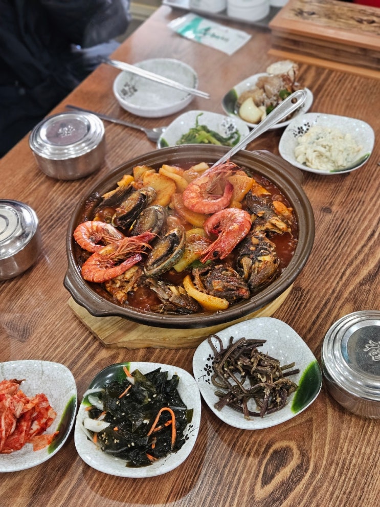  제주공항 근처 밥집 산지물 신제주점 우럭조림