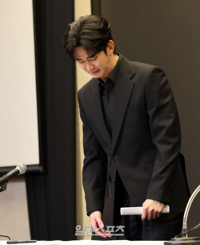  법원, 故 김새론 유족 상대 김수현 손배소 재판부 배당…소송가액 110억 [왓IS]