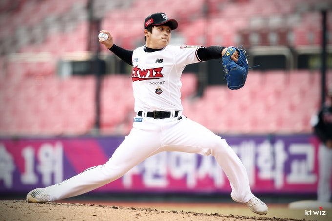 프로야구 <b>KT</b> 위즈 <b>박영현</b> 최강 마무리의 위기, 흔들리는... 