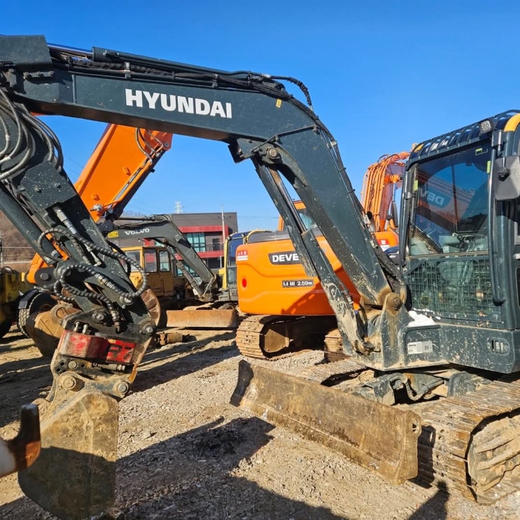 현대 HX65A 2000시간 2023년식 5700만원 판매합니다. 현대 HX65A 2000시간 2023년식 5700만원 판매합니다.